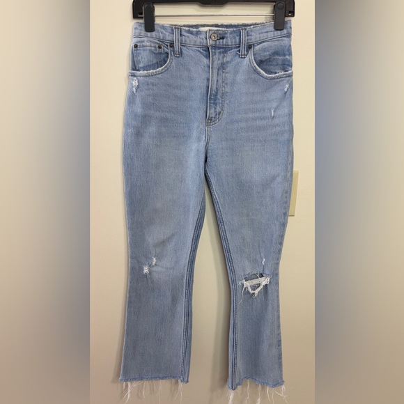 Abercrombie & Fitch Ultra High Rise Kick Flare Distressed Denim Jeans Pant Sz 26 - Picture 3 of 17